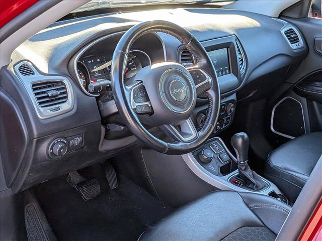 Used 2020 Jeep Compass Latitude w/ Cold Weather Group AWD/4WD image 10