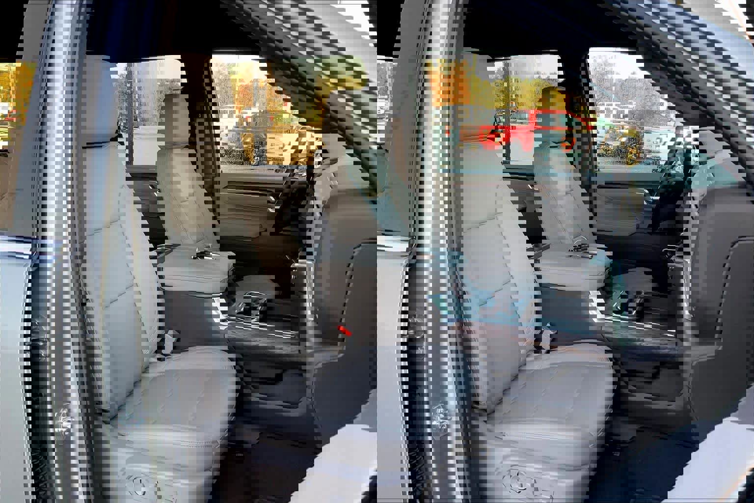 Used 2025 GMC Sierra 2500 SLT w/ SLT Convenience Package image 10