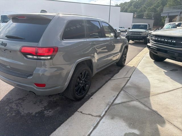 Used 2020 Jeep Grand Cherokee Altitude image 5