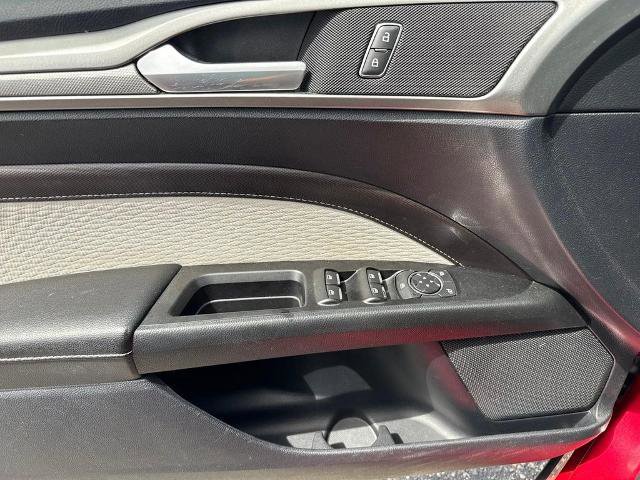 Certified 2020 Ford Fusion SE w/ Equipment Group 151A FWD image 18