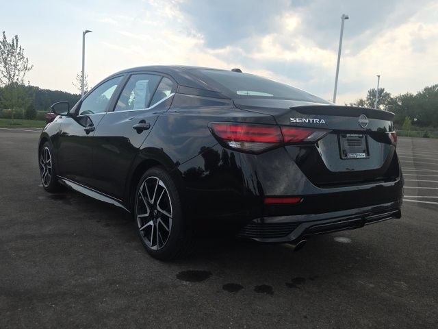 Used 2025 Nissan Sentra SR FWD image 10