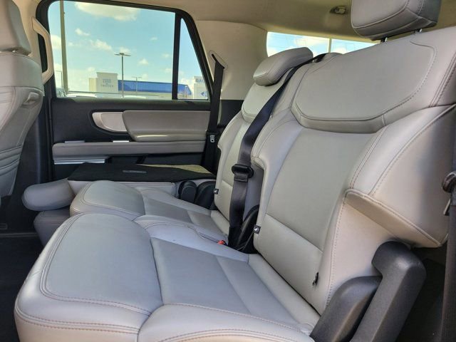 Certified 2025 Ford Expedition Max Active AWD/4WD image 19