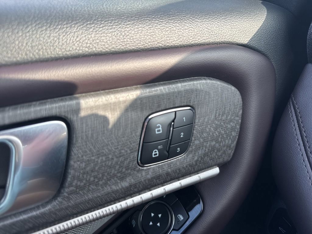 Certified 2025 Ford Explorer Platinum w/ LUX Leather Package image 14