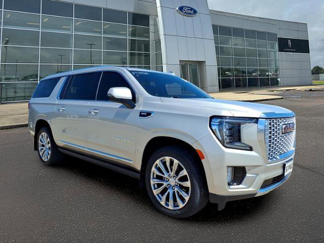 Used 2024 GMC Yukon XL Denali w/ LPO, Illumination Package RWD image 7