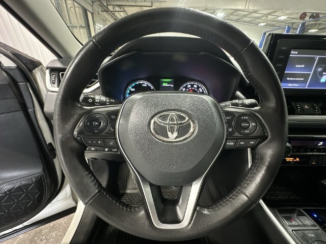 Used 2022 Toyota RAV4 XLE Premium AWD/4WD image 15
