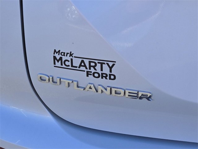 Used 2024 Mitsubishi Outlander SE image 15
