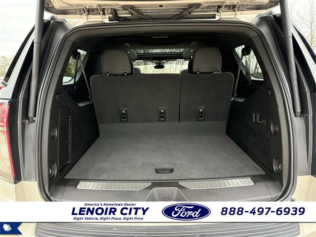Used 2023 Chevrolet Suburban High Country image 19