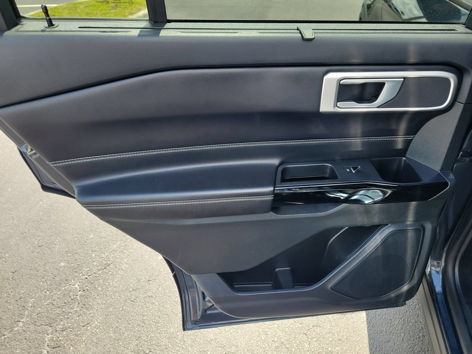Certified 2022 Ford Explorer ST w/ ST Street Pack RWD image 9