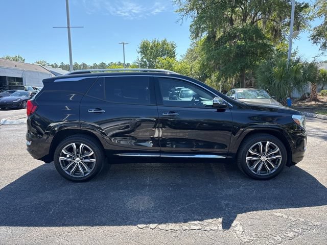 Used 2020 GMC Terrain Denali w/ Denali Premium Package FWD image 3