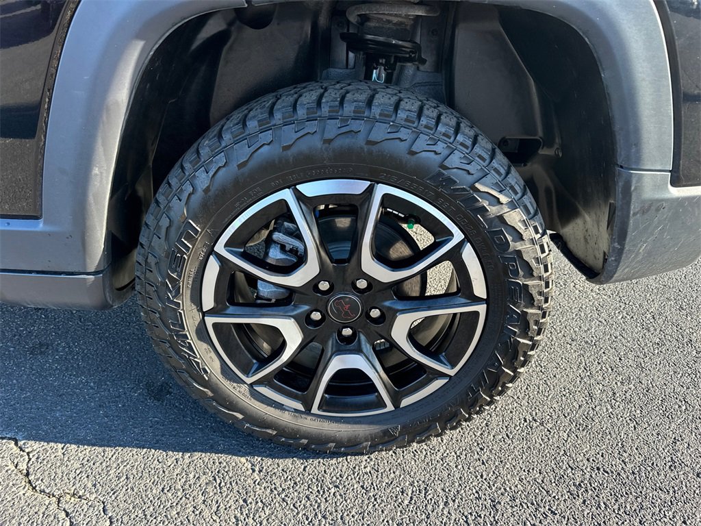 Used 2025 Jeep Compass Trailhawk w/ Trailhawk Elite Group image 19