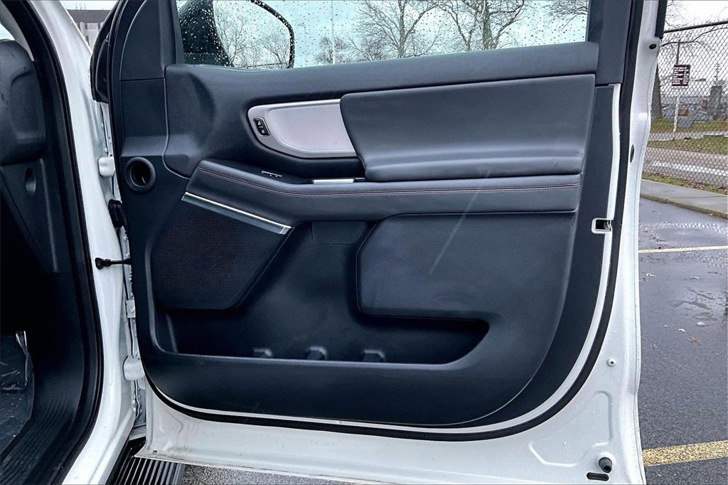 Certified 2025 Ford Expedition Active image 23