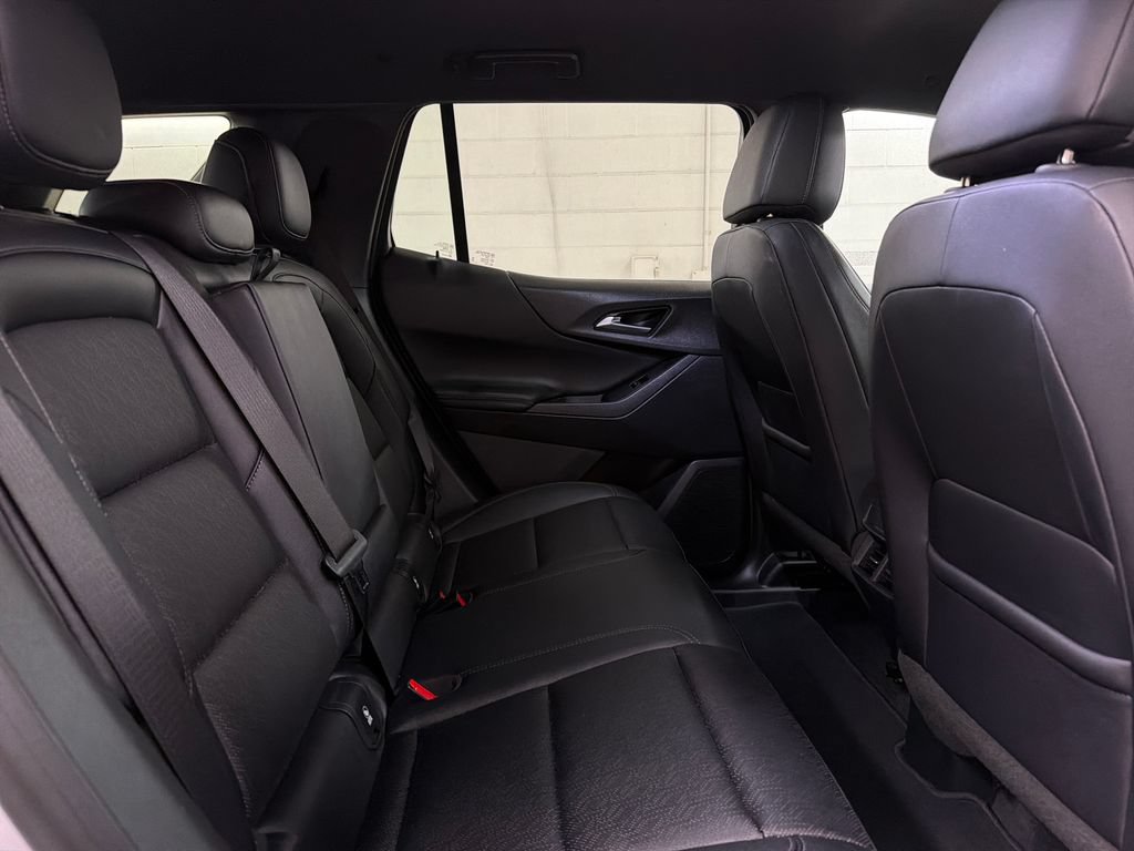 Used 2026 Chevrolet Equinox LT w/ Convenience Package II FWD image 31