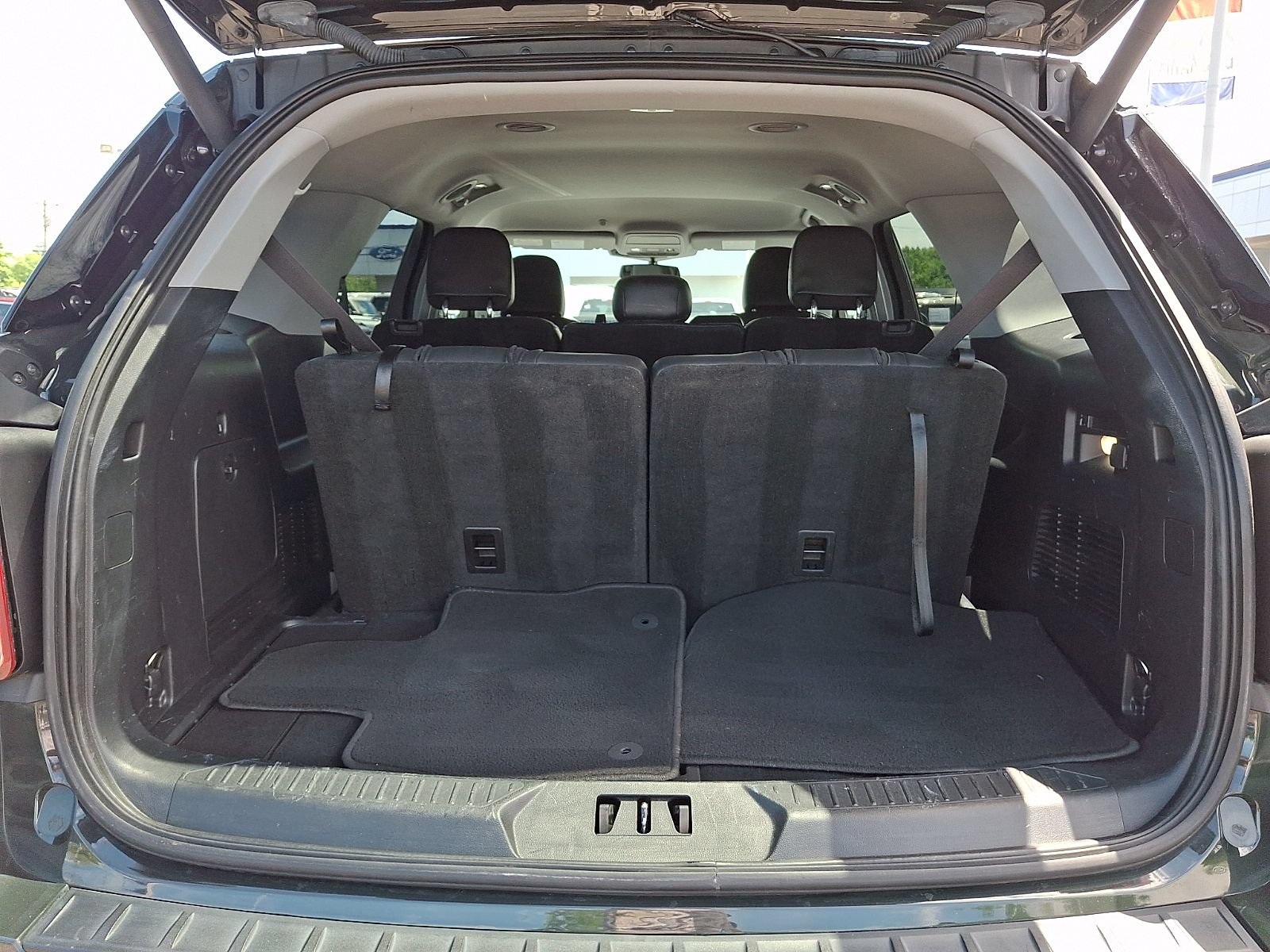 Certified 2022 Ford Explorer XLT w/ Equipment Group 202A AWD/4WD image 27