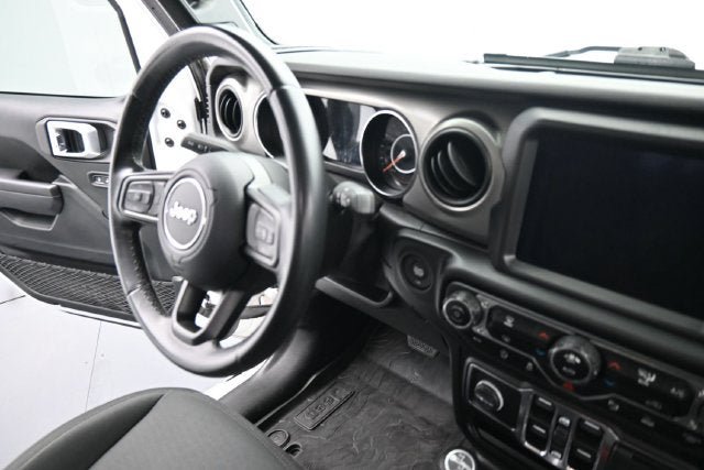 Used 2021 Jeep Gladiator Sport AWD/4WD image 18