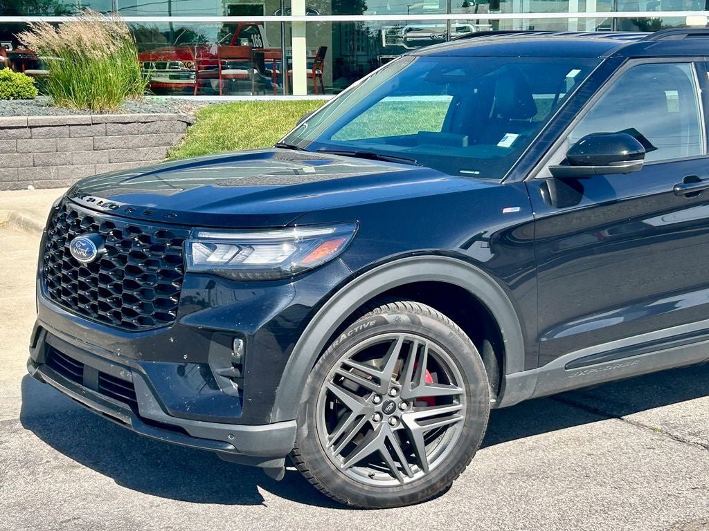 Certified 2025 Ford Explorer ST-Line w/ ST-Line Street Pack AWD/4WD image 2