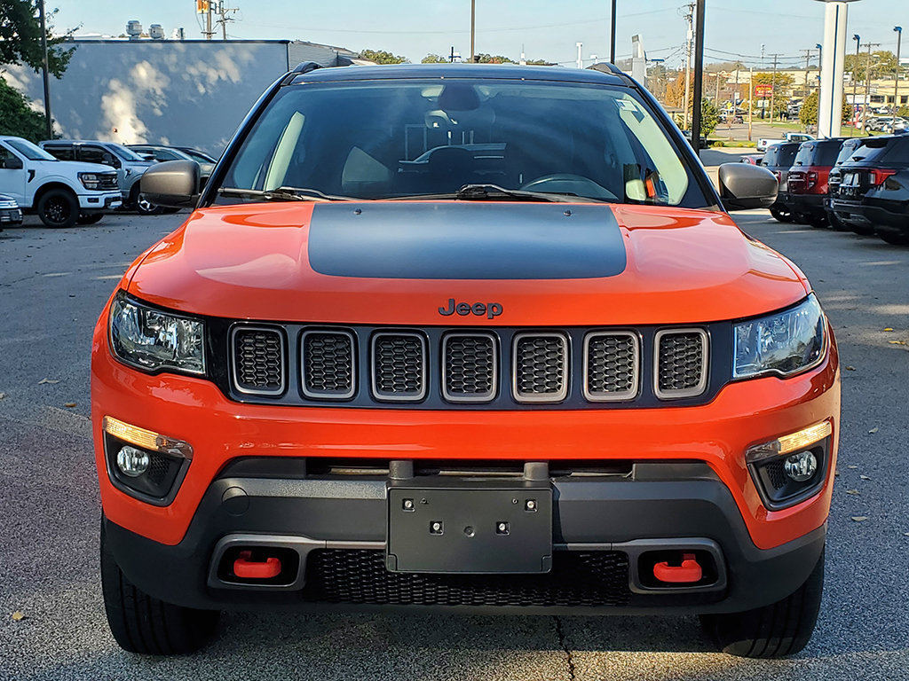 Used 2018 Jeep Compass Trailhawk w/ Cold Weather Group AWD/4WD image 2