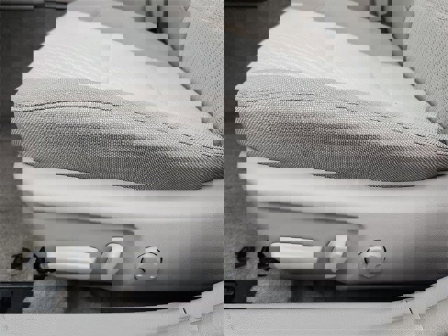 Used 2017 Toyota Camry LE image 22