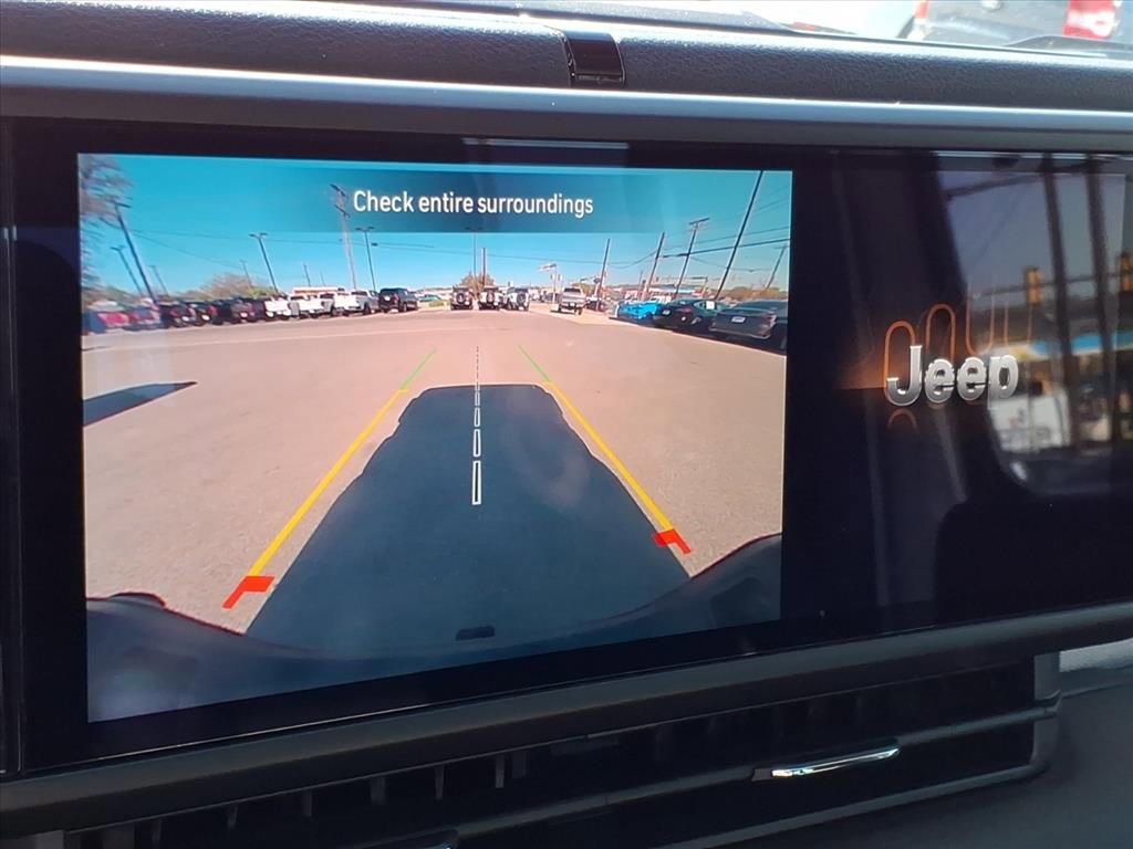 Used 2025 Jeep Gladiator Sport image 23