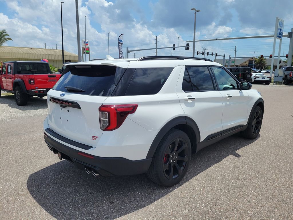 Certified 2022 Ford Explorer ST w/ ST Street Pack image 5