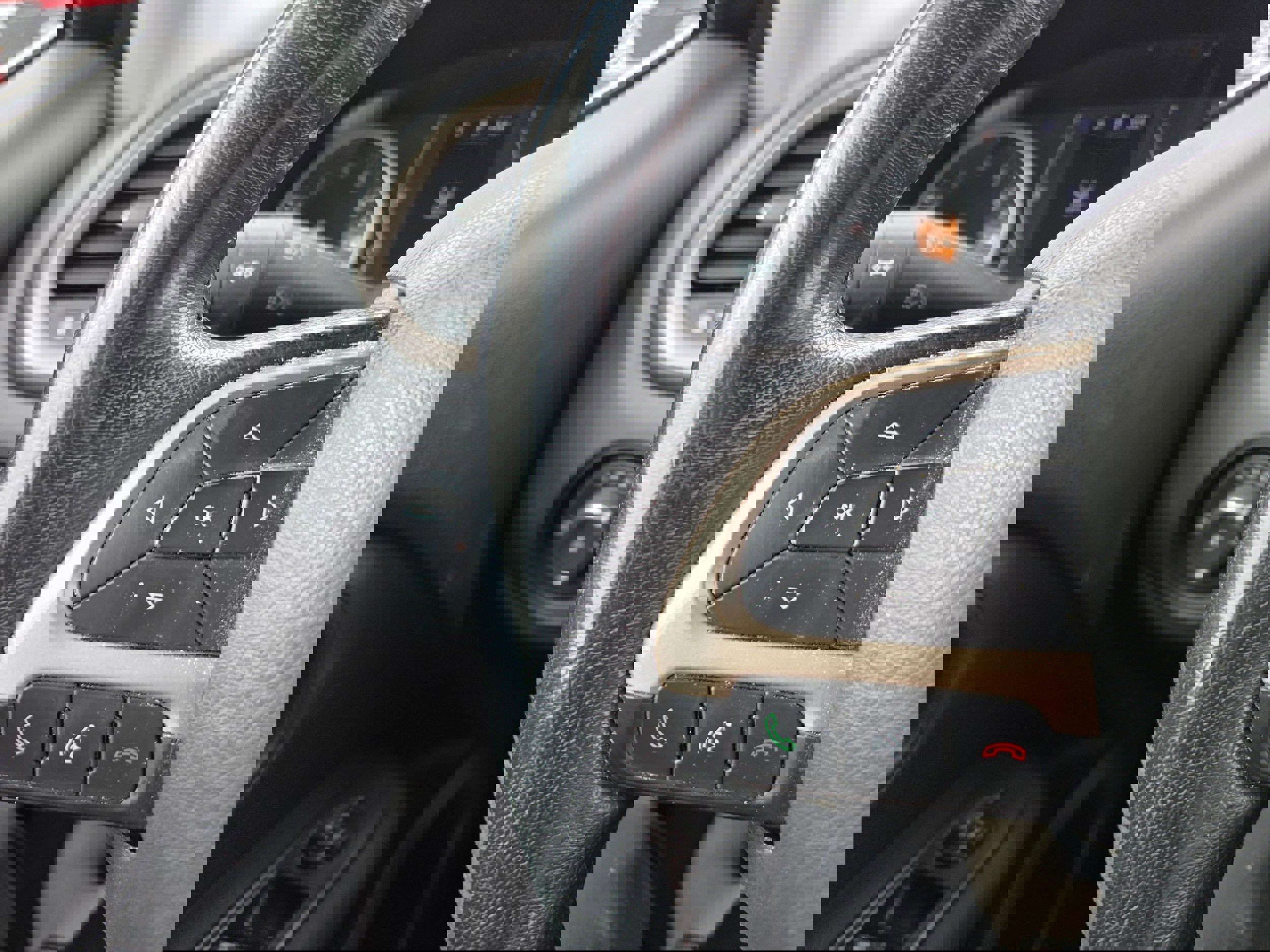 Used 2017 Jeep Renegade Latitude w/ Cold Weather Group image 15