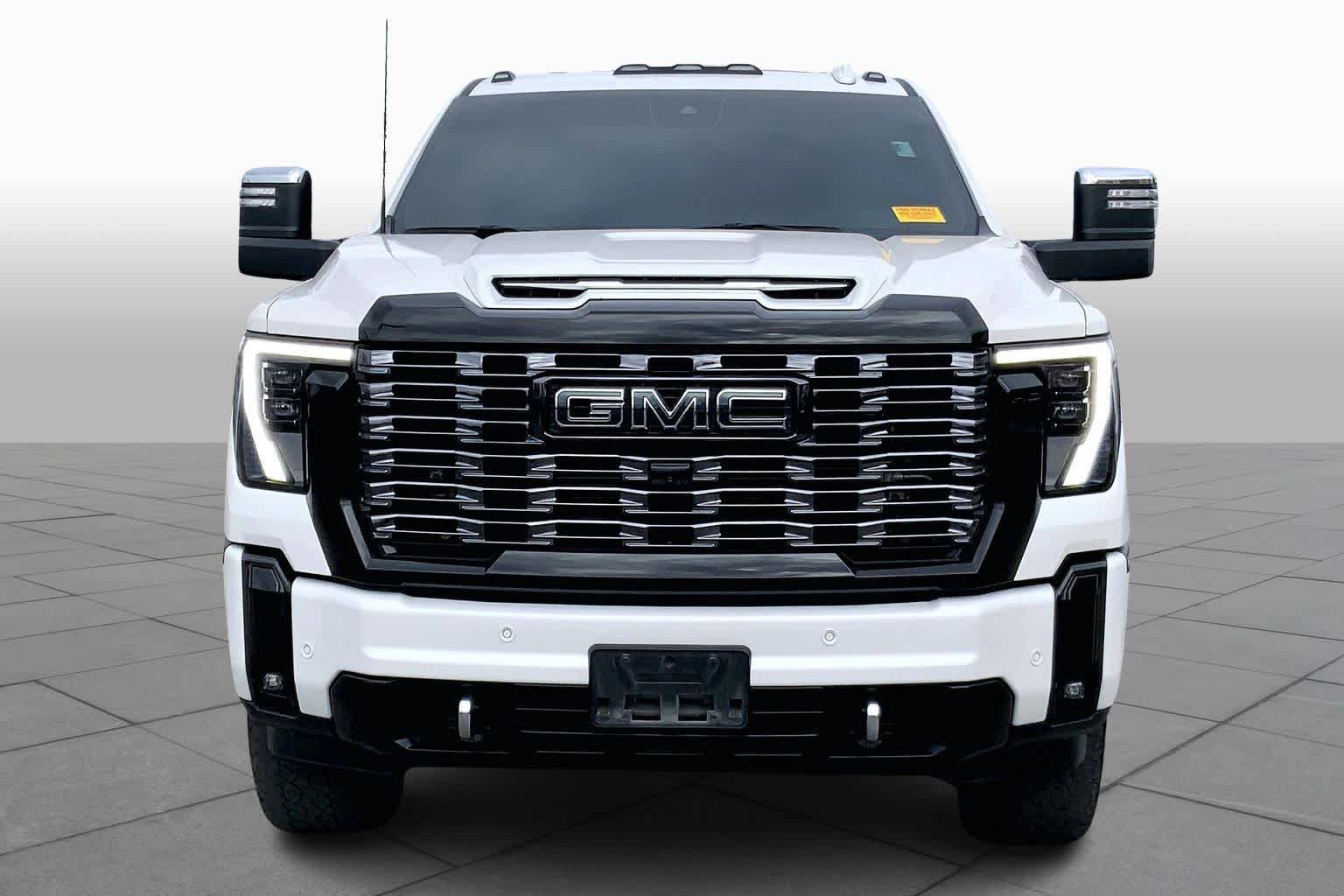 Used 2025 GMC Sierra 2500 Denali Ultimate AWD/4WD image 4