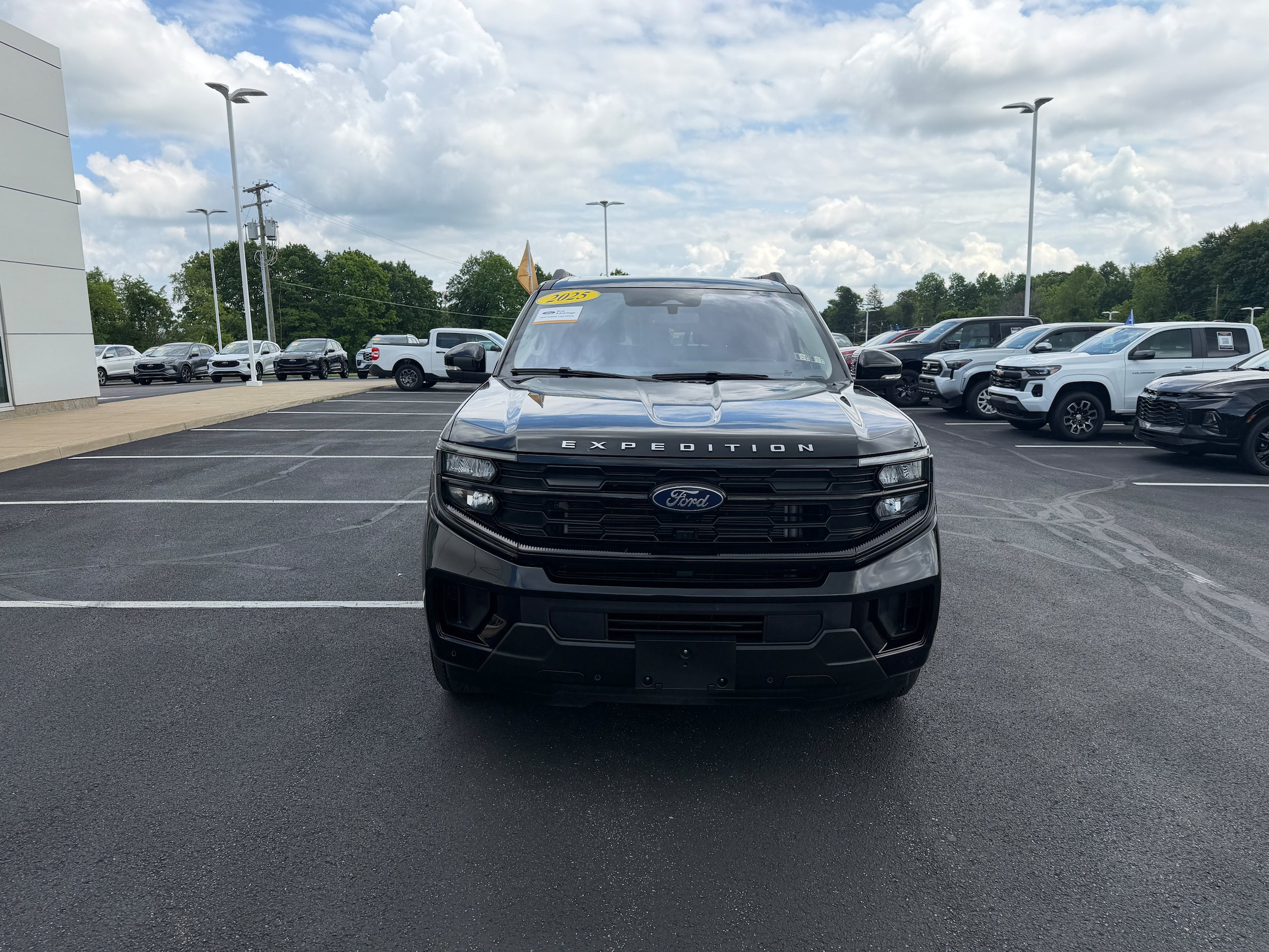 Certified 2025 Ford Expedition Max Active AWD/4WD image 3