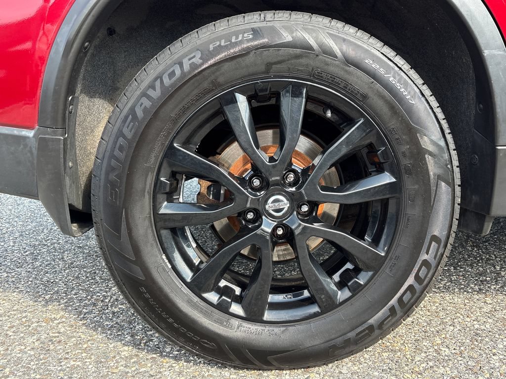 Used 2018 Nissan Rogue SV AWD/4WD image 20