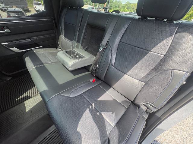 Used 2024 Toyota Tundra Platinum AWD/4WD image 31