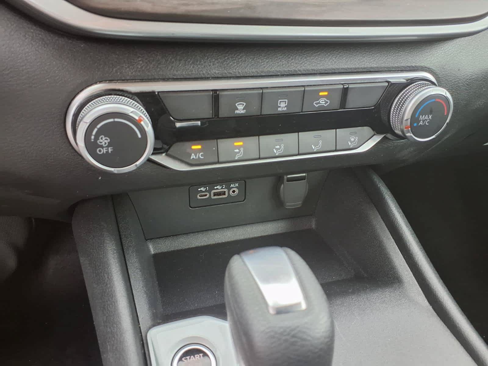 Used 2025 Nissan Altima 2.5 SV FWD image 13