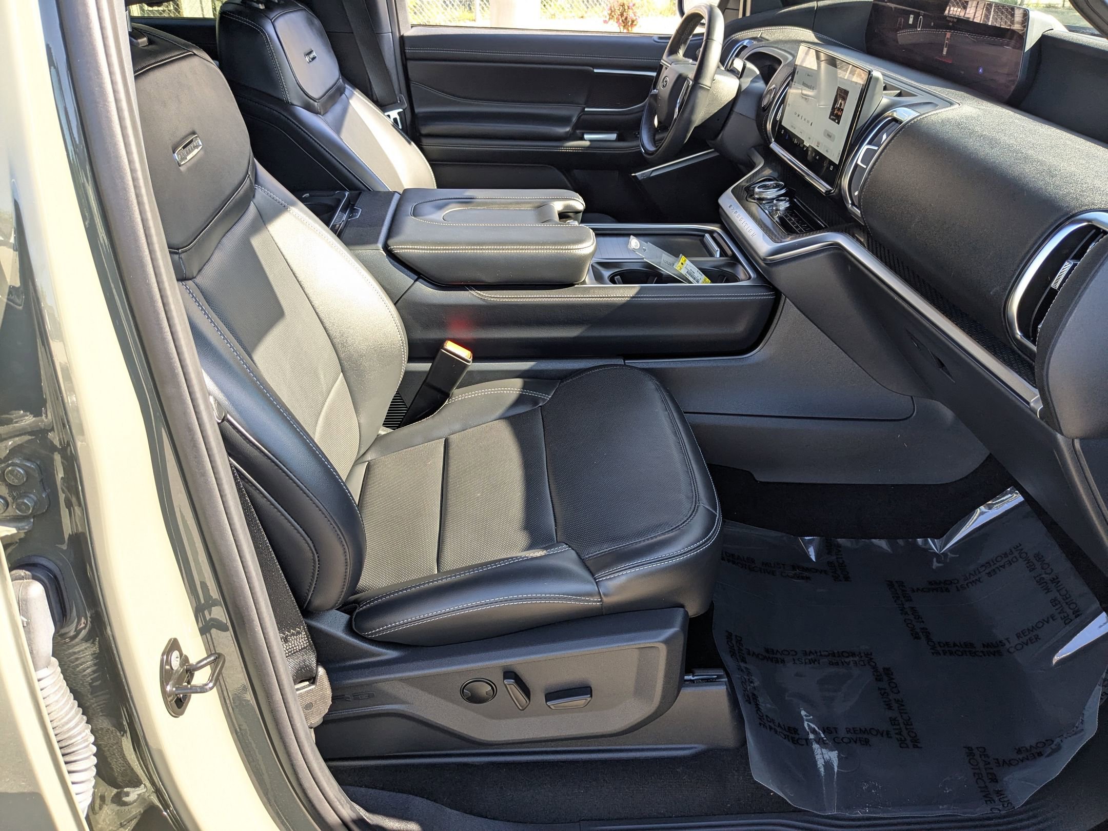 Certified 2025 Ford Expedition Platinum w/ Stealth Performance Package AWD/4WD image 41