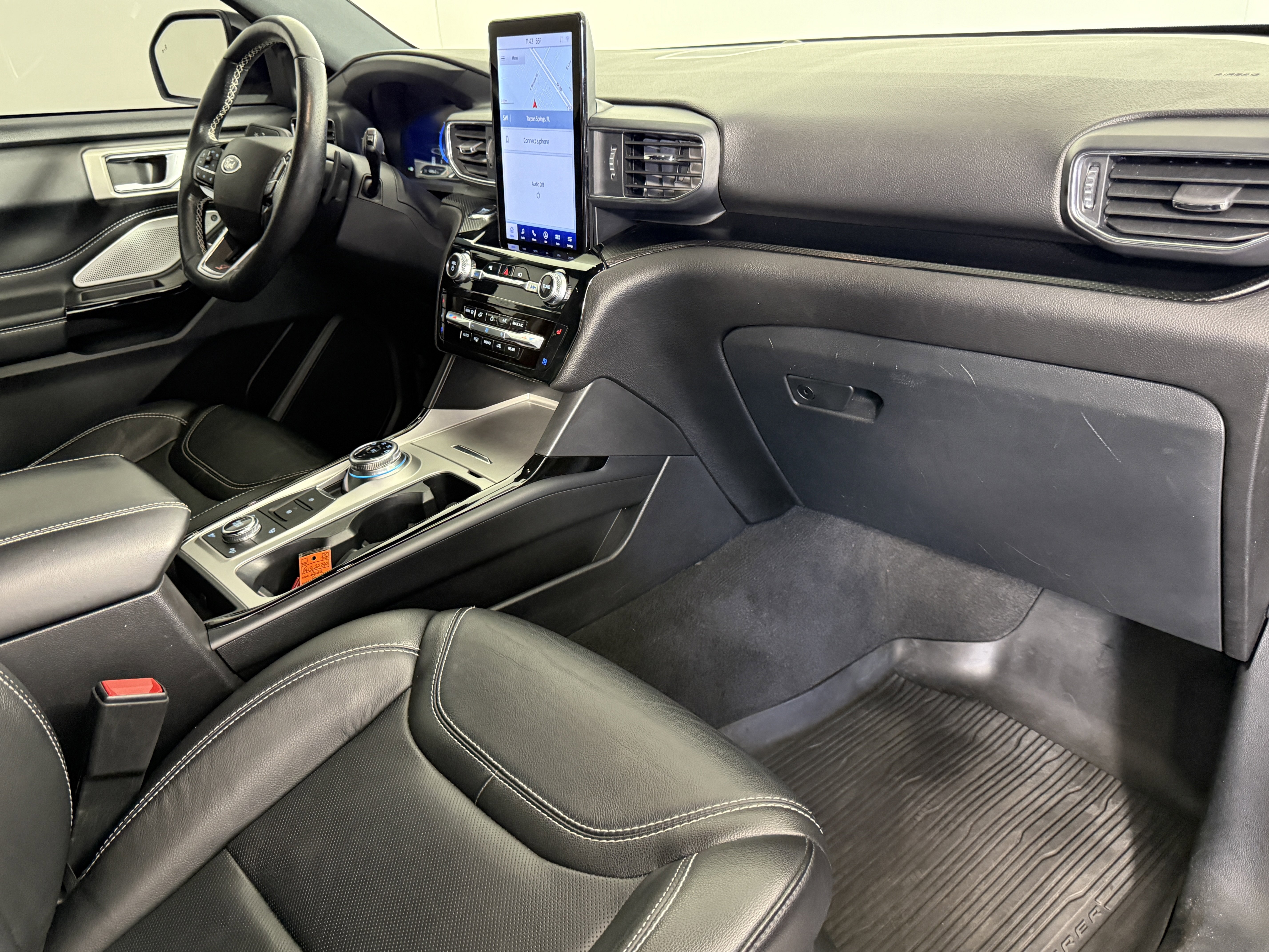 Certified 2022 Ford Explorer ST w/ Equipment Group 401A image 9