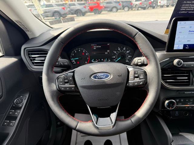 Certified 2022 Ford Escape SEL w/ SEL Stealth AWD Package image 15