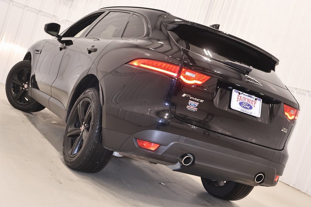Used 2018 Jaguar F-PACE Premium image 4