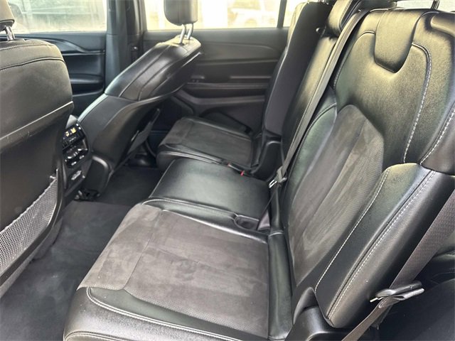 Used 2023 Jeep Grand Cherokee L Laredo image 24