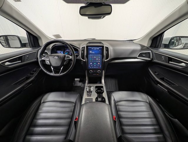 Certified 2022 Ford Edge SEL w/ Convenience Package image 2