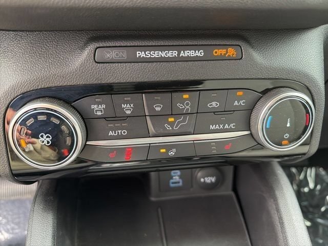 Certified 2022 Ford Escape SE w/ Cold Weather Package AWD/4WD image 18