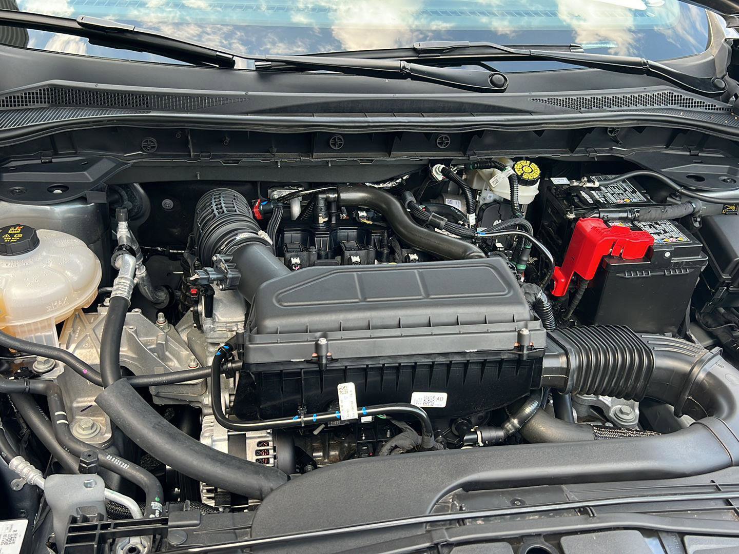 Certified 2025 Ford Escape ST-Line w/ Tech Pack #1 FWD image 39