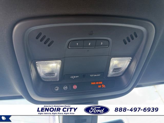 Used 2023 Chevrolet Traverse LT FWD image 17