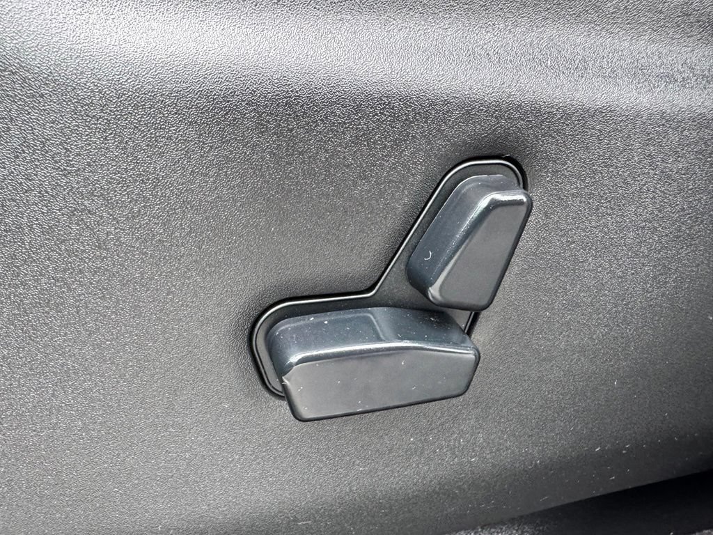 Used 2020 Jeep Grand Cherokee Altitude AWD/4WD image 28