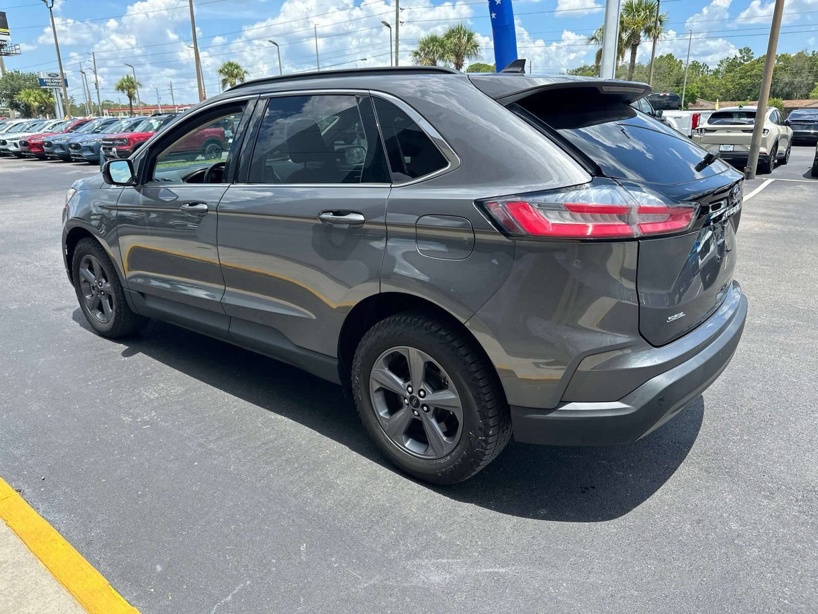 Certified 2022 Ford Edge SEL w/ Sport Appearance Package AWD/4WD image 7