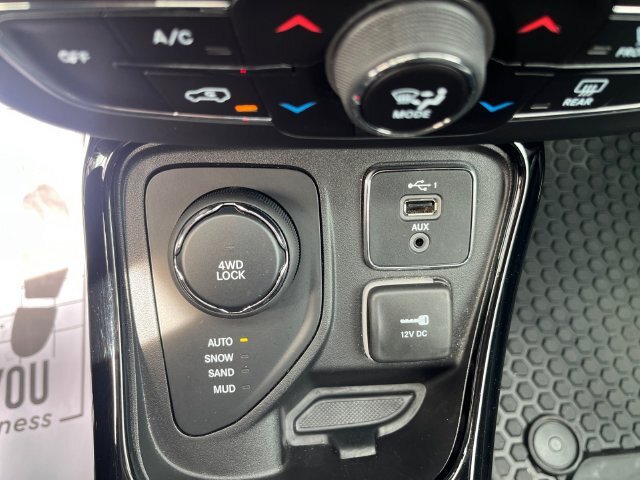 Used 2019 Jeep Compass Latitude AWD/4WD image 21