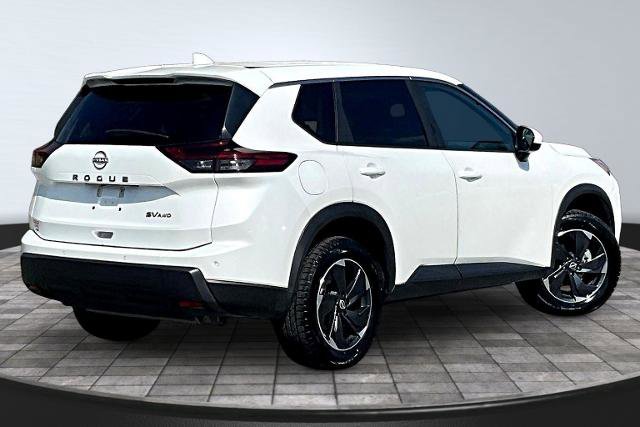 Used 2024 Nissan Rogue SV AWD/4WD image 13
