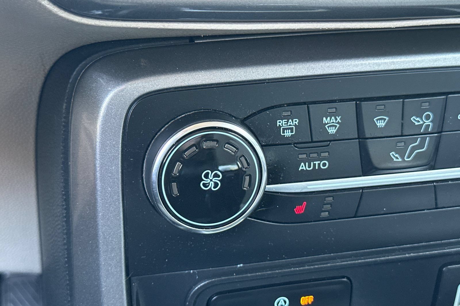 Certified 2020 Ford EcoSport SE FWD image 29