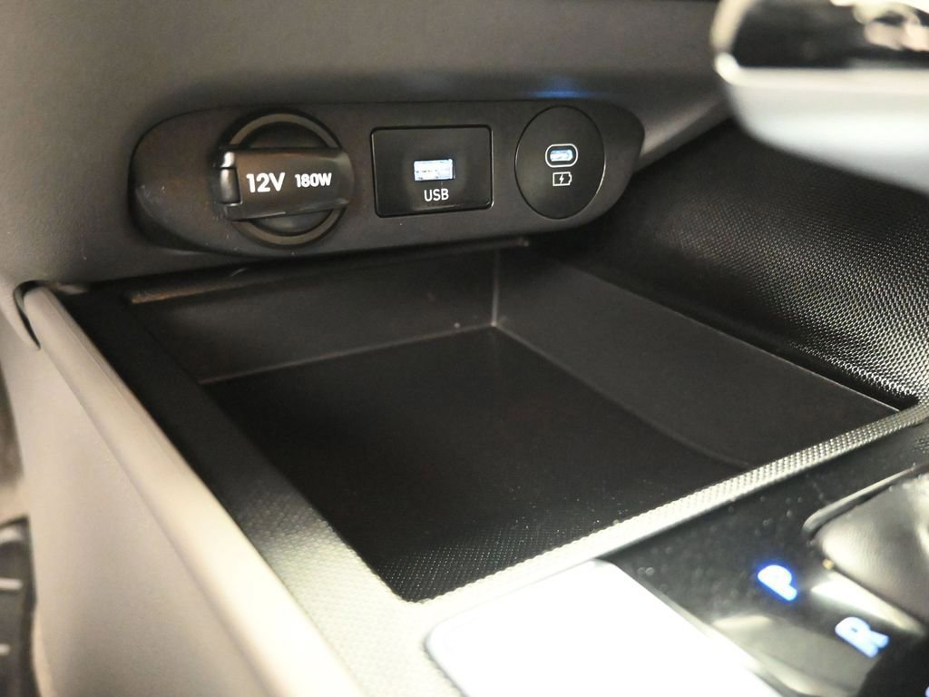 Used 2024 Hyundai Elantra SEL image 25