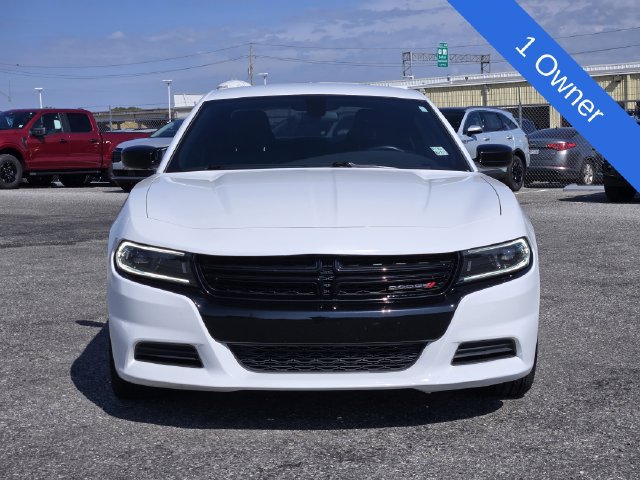 Used 2023 Dodge Charger SXT w/ Blacktop Package RWD image 2