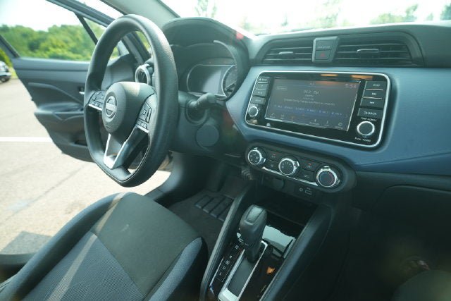 Used 2025 Nissan Versa SV FWD image 33