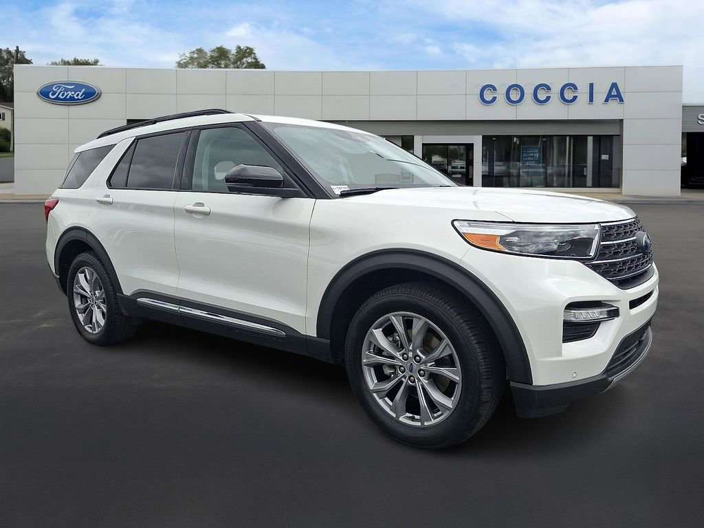 Certified 2023 Ford Explorer XLT w/ Equipment Group 202A AWD/4WD image 3