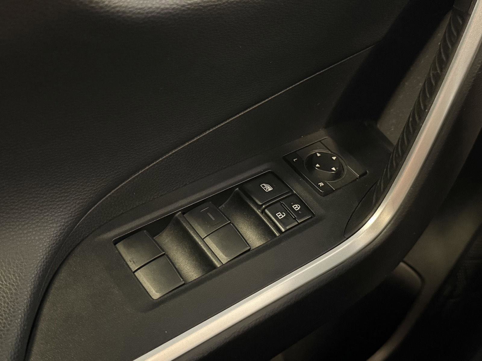 Used 2020 Toyota RAV4 TRD Off-Road w/ TRD Off-Road Weather Package AWD/4WD image 18