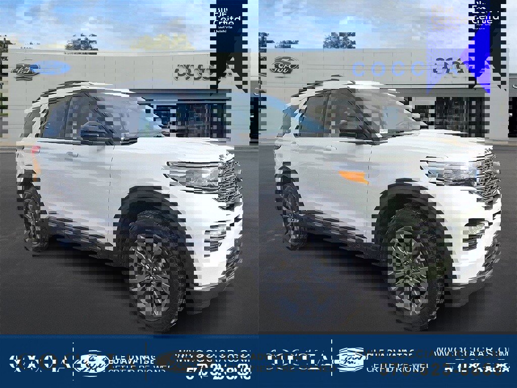 Certified 2022 Ford Explorer XLT w/ Equipment Group 202A image 3