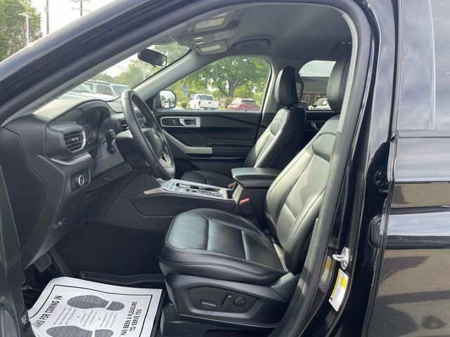Certified 2023 Ford Explorer XLT w/ Equipment Group 202A image 17